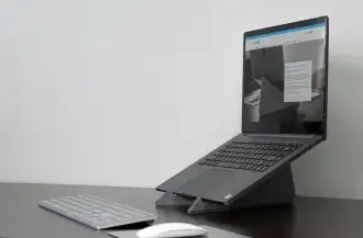 Ascend Eco - Przenośny stojak do laptopa wykonany z materiału RPET