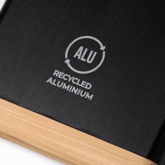 Guler - Powerbank o pojemności 5000 mAh, wykonany z aluminium z recyklingu i bambusa.