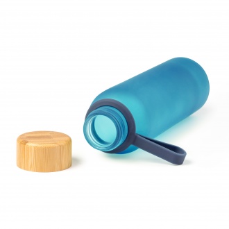 Voznan - Translucent bottle made of recycled glass with bamboo cap and carrying handle, 500ml.
