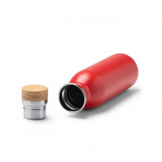  Levu - Bottle made of recycled 304 stainless steel with a matte finish and a bamboo cap. Capacity: 650 ml.