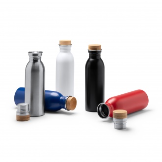  Levu - Bottle made of recycled 304 stainless steel with a matte finish and a bamboo cap. Capacity: 650 ml.