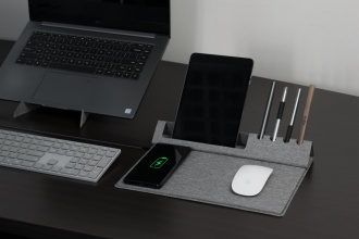 Evopad Charge Eco - Podkładka po mysz z ładowarką bezprzewodową & stojak na telefon wykonana z materiału RPET