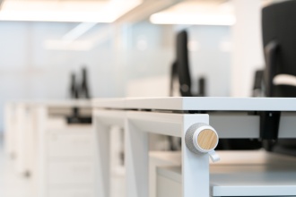 MONARK - Speaker with an RPET and bamboo housing and a magnetic ring for smartphones